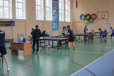 Команда Рязанского медуниверситета победила в зональных соревнованиях по настольному теннису